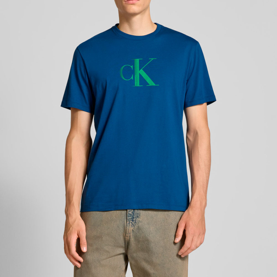 klassisches-t-shirt-mit-mittelmonogramm klassisches-t-shirt-mit-mittelmonogramm