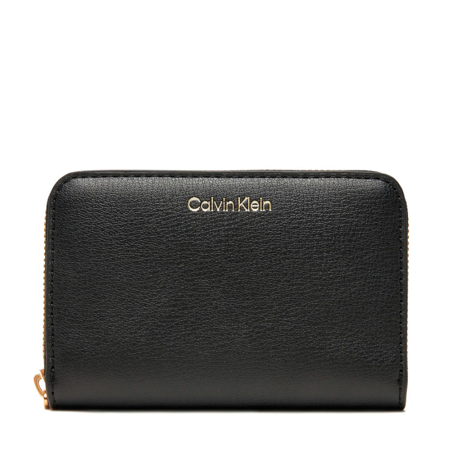 cartera-cuadrada-con-cremallera-y-logo-en-lamina-metalica