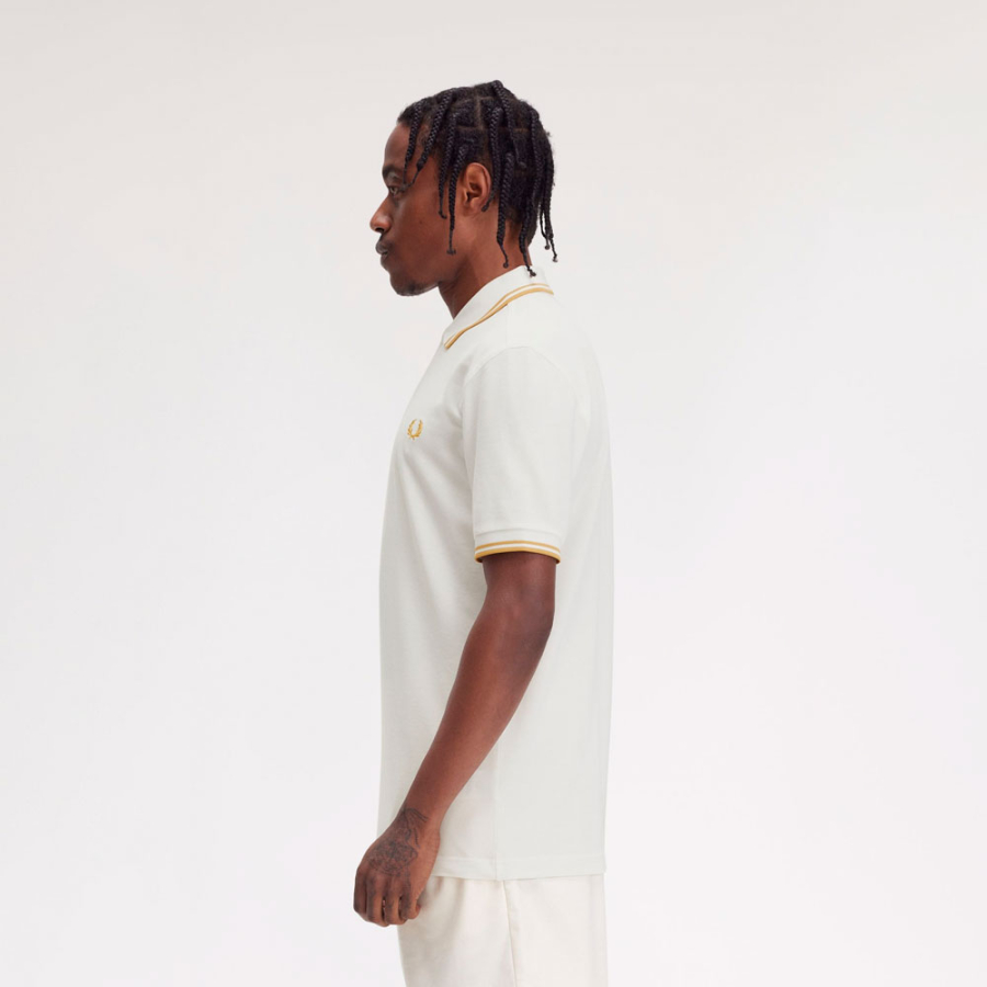 poloshirt-mit-zwei-tipps