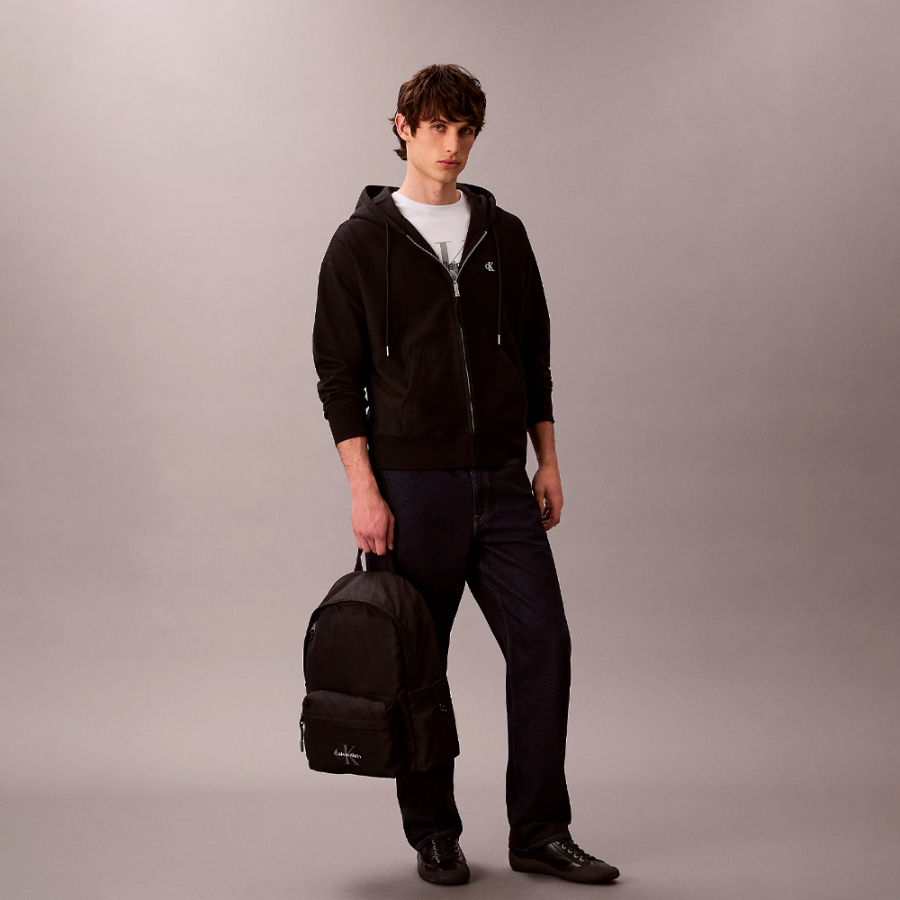 zaino-in-nylon-con-logo-monogramma