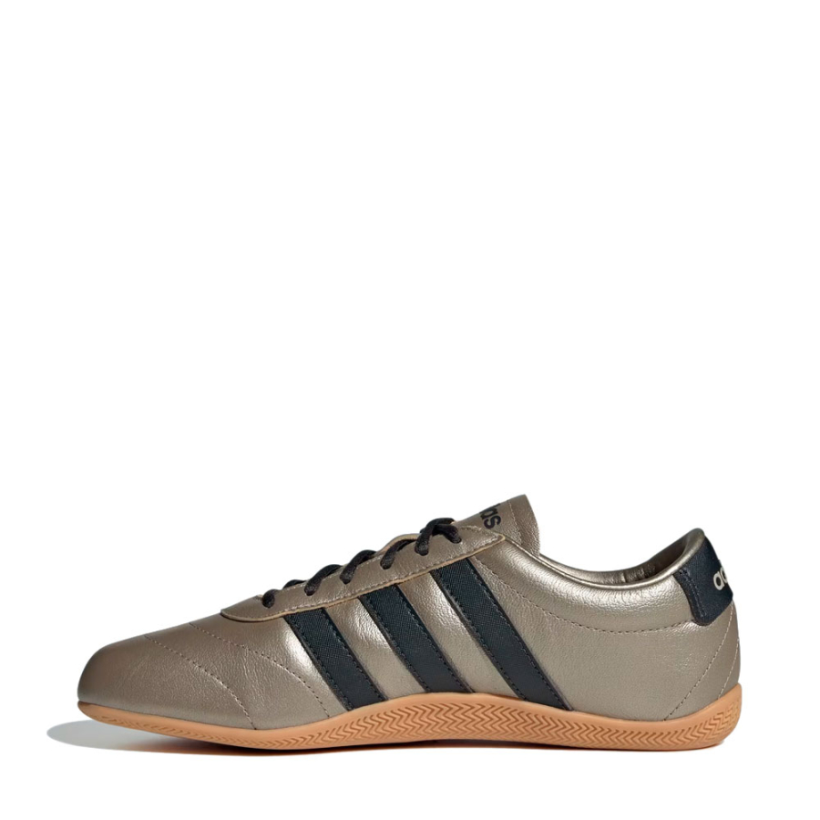 grand-court-lo-sneakers