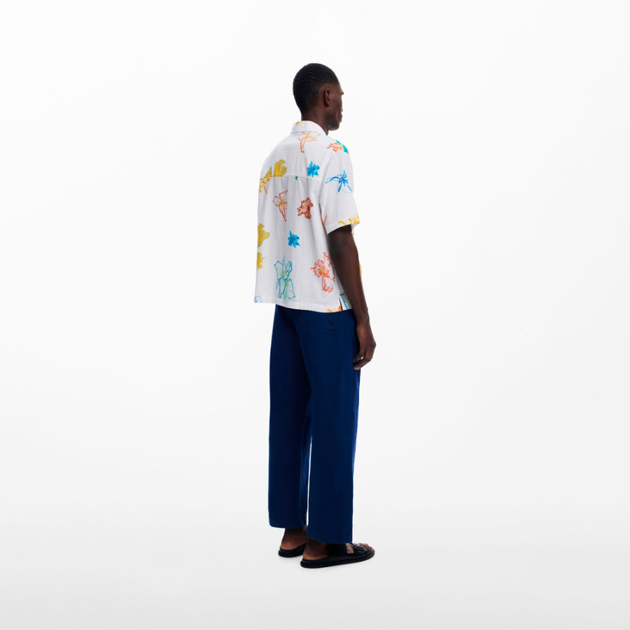 chemise-a-manches-courtes-a-motif-feuilles chemise-a-manches-courtes-a-motif-feuilles