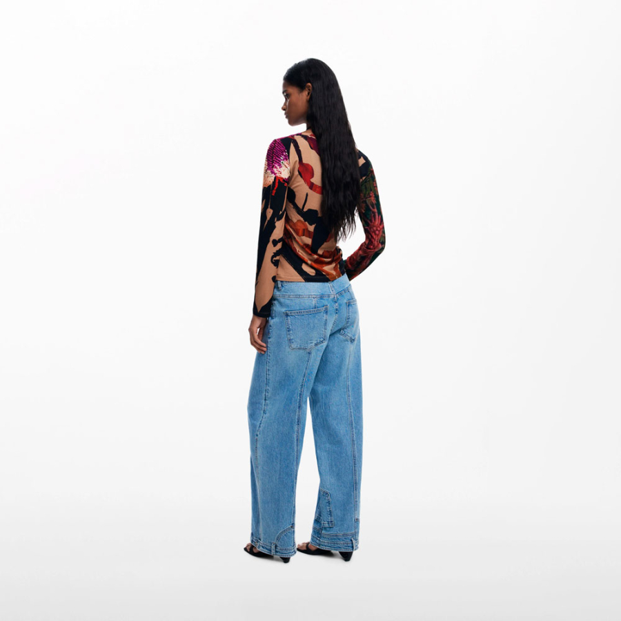 camiseta-disenada-por-mr-christian-lacroix camiseta-disenada-por-mr-christian-lacroix