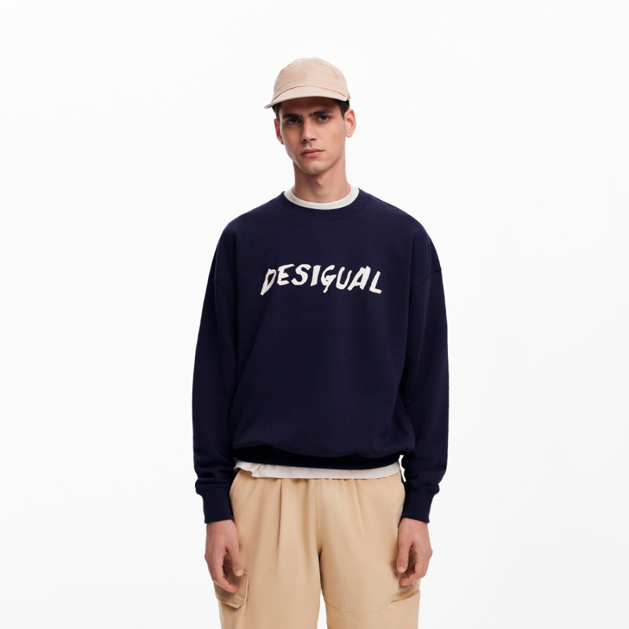 textured-logo-sweatshirt