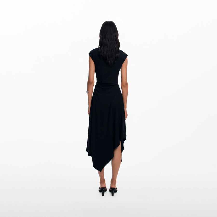 robe-a-fleurs-irregulieres robe-a-fleurs-irregulieres