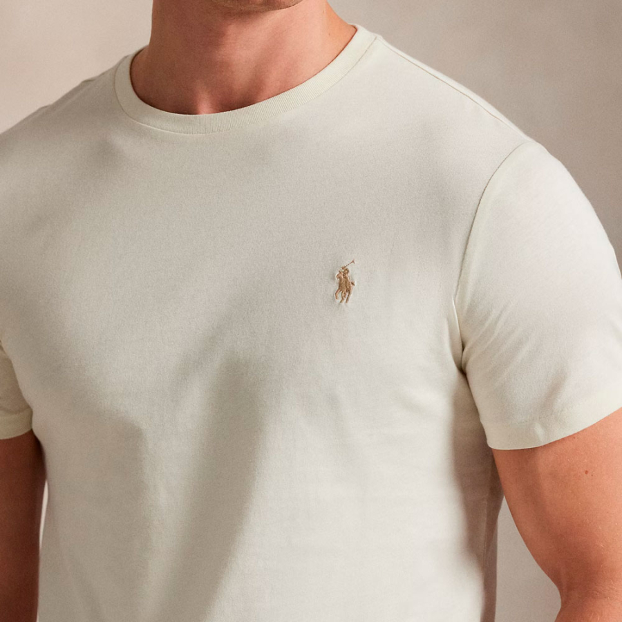 t-shirt-en-tricot-ajuste-personnalise