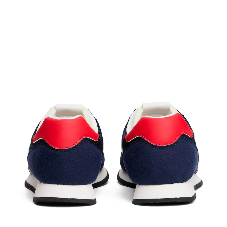 zapatillas-con-mezcla-de-texturas