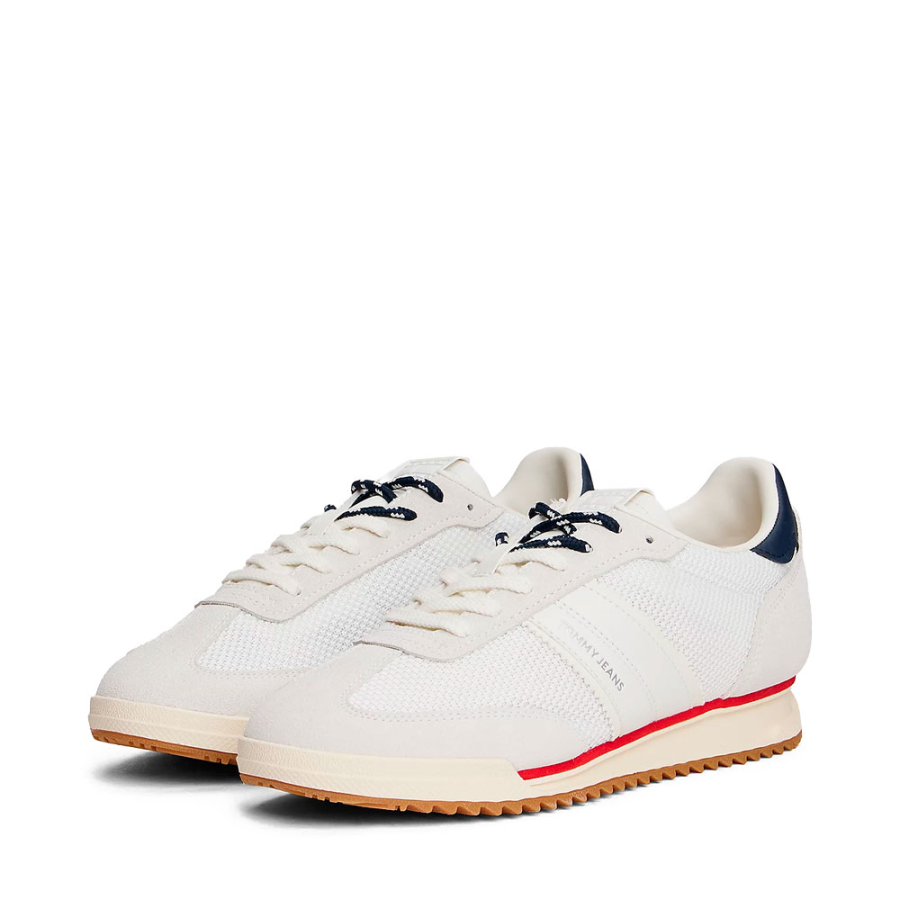 tenis-com-cadarco-e-sola-de-borracha tenis-com-cadarco-e-sola-de-borracha