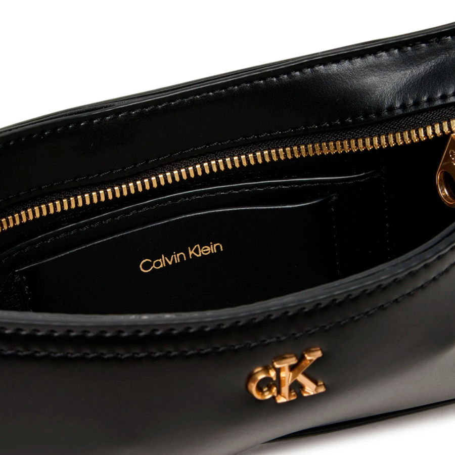 bolso-de-hombro-con-herraje-con-logo-monograma