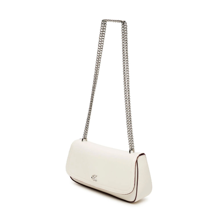 kleine-umhangetasche-mit-metallkette-mit-monogramm-logo kleine-umhangetasche-mit-metallkette-mit-monogramm-logo