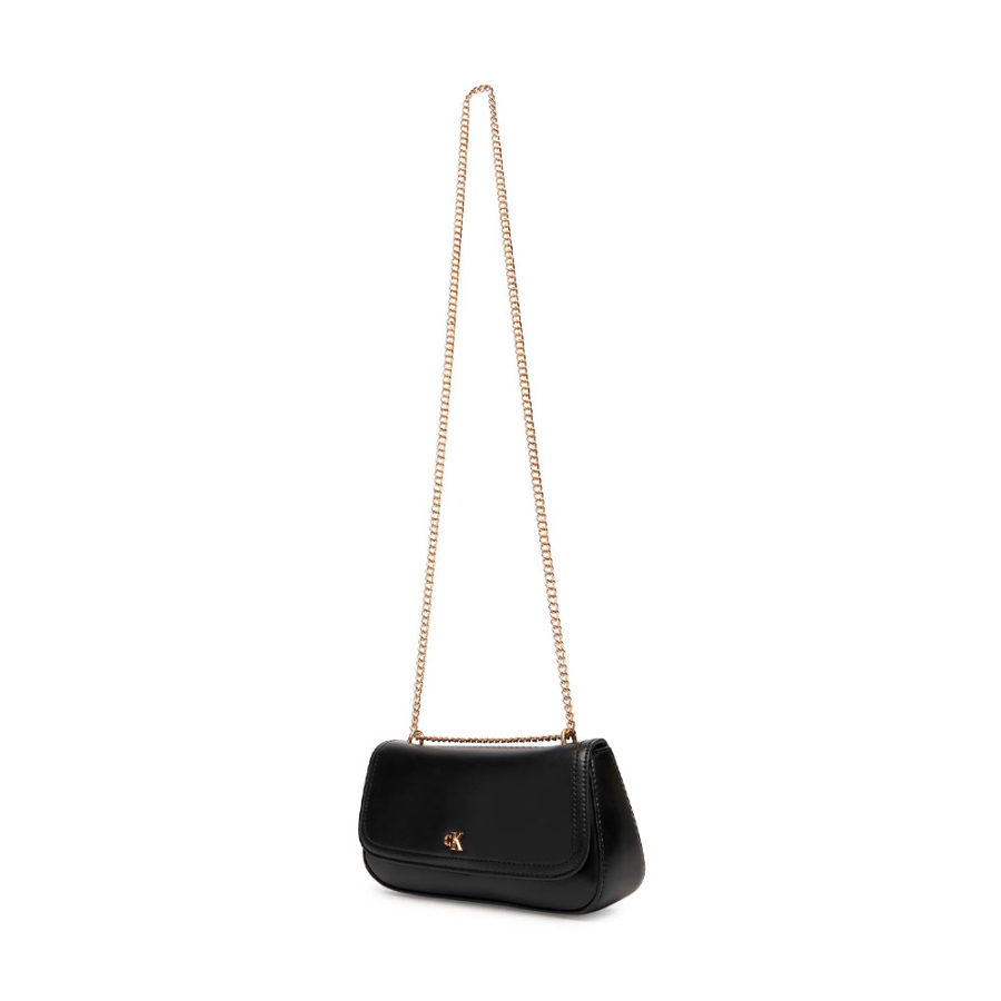 petit-sac-a-bandouliere-avec-chaine-en-metal-ornee-du-logo-monogramme petit-sac-a-bandouliere-avec-chaine-en-metal-ornee-du-logo-monogramme