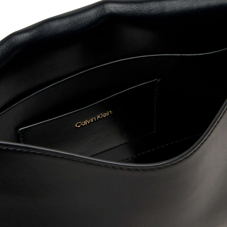 borsa-a-tracolla-con-catena-e-logo-monogramma borsa-a-tracolla-con-catena-e-logo-monogramma