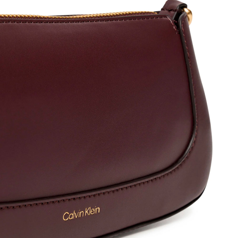 long-shoulder-bag-with-zipper