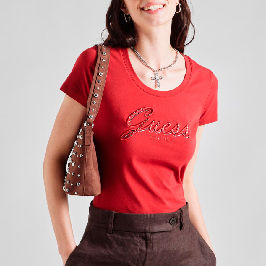 t-shirt-mit-gesticktem-logo t-shirt-mit-gesticktem-logo