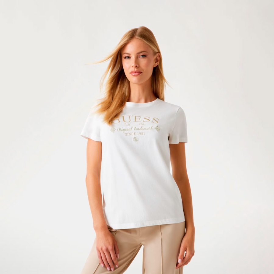 camiseta-con-logotipo-corte-regular