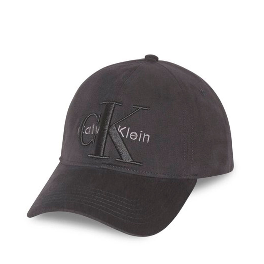 casquette-de-baseball-avec-logo-monogramme-superpose