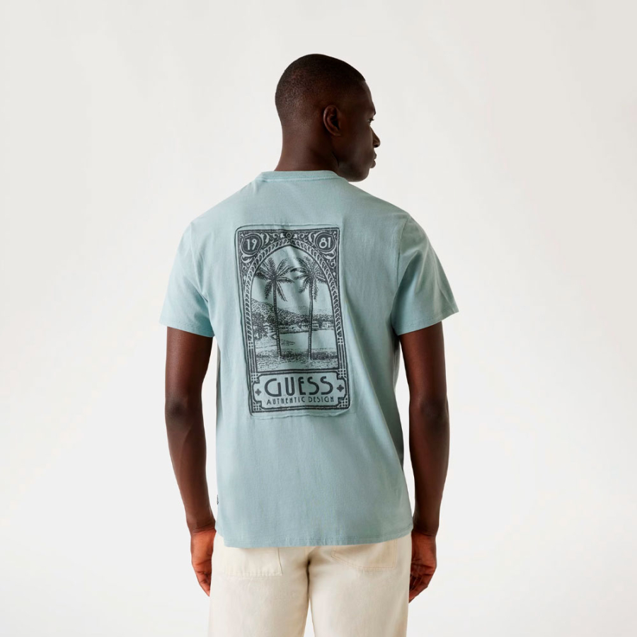 t-shirt-mit-grosser-applikation-auf-dem-rucken t-shirt-mit-grosser-applikation-auf-dem-rucken