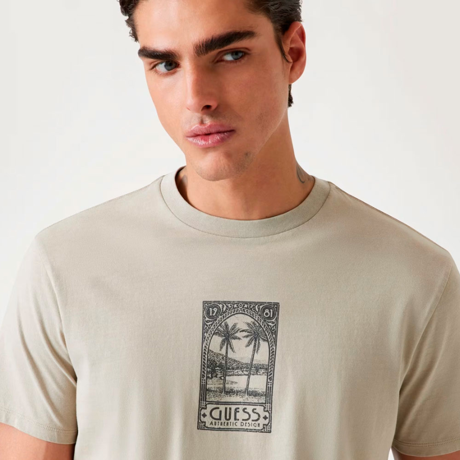camiseta-com-aplicacao-grande-nas-costas camiseta-com-aplicacao-grande-nas-costas