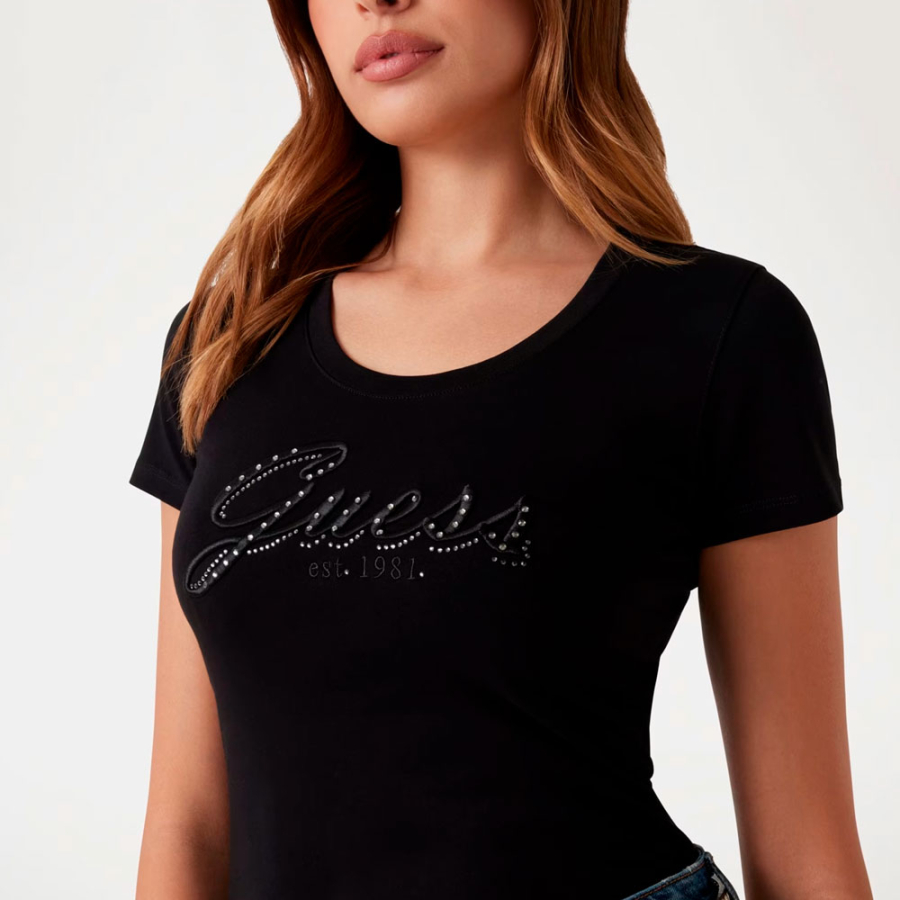 camiseta-com-logotipo-bordado camiseta-com-logotipo-bordado