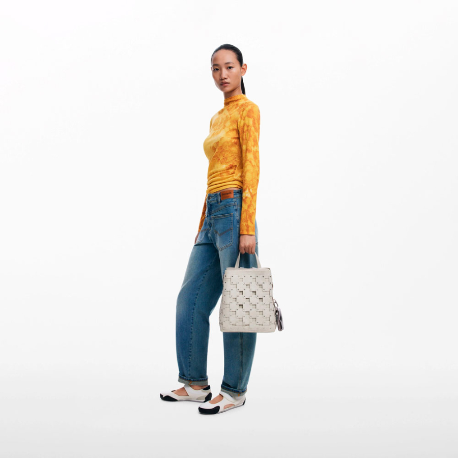 sac-a-dos-moyen-avec-patch-effet-cuir sac-a-dos-moyen-avec-patch-effet-cuir