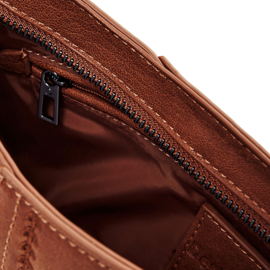 piccola-borsa-effetto-pelle-ricamata piccola-borsa-effetto-pelle-ricamata
