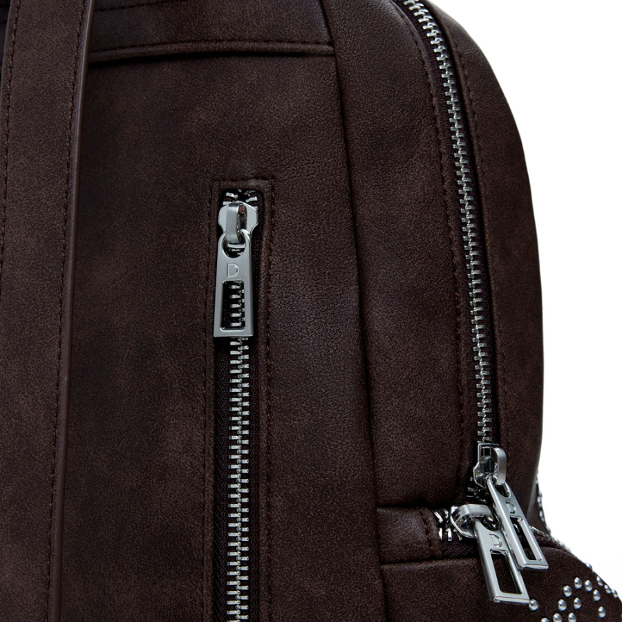 petit-sac-a-dos-a-poche-cloutee petit-sac-a-dos-a-poche-cloutee