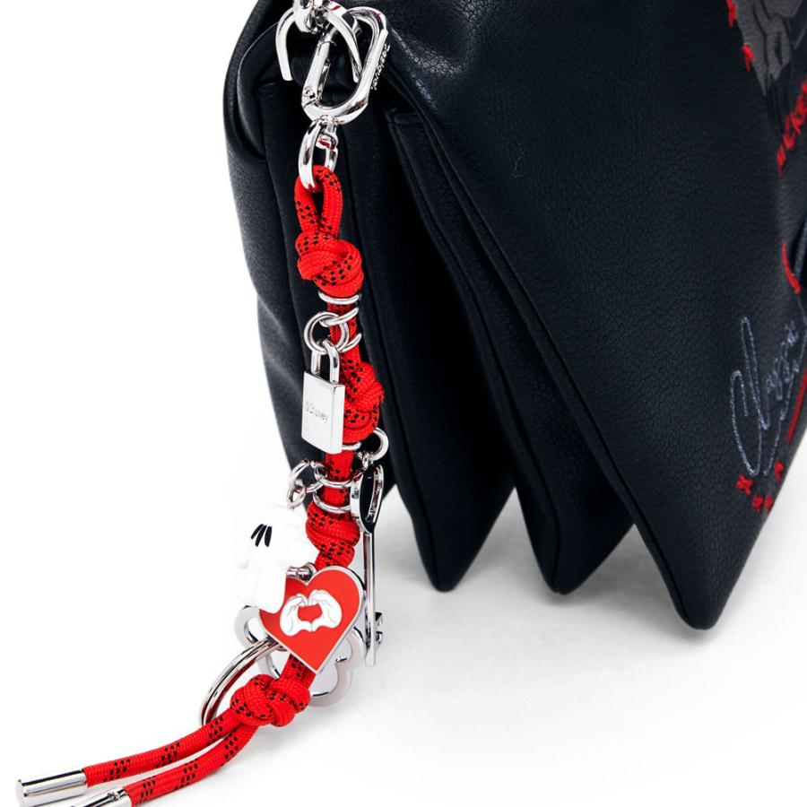 mittelgrosse-umhangetasche-aus-mickey-kunstleder mittelgrosse-umhangetasche-aus-mickey-kunstleder