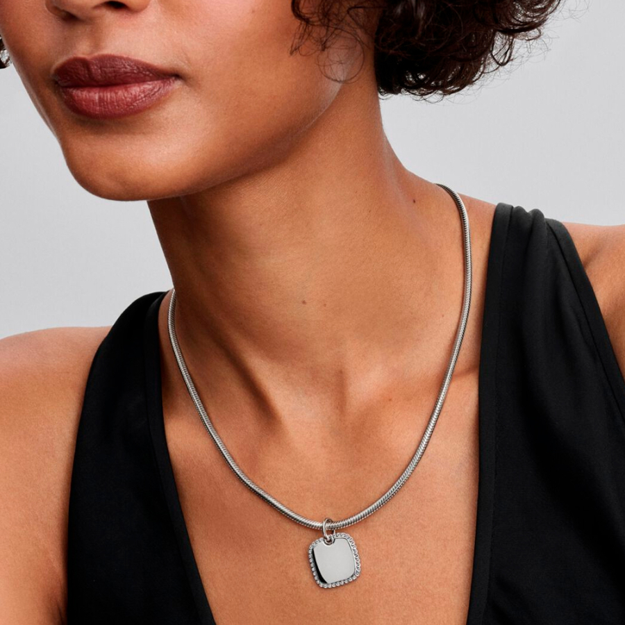 pingente-quadrado-gravavel-em-prata-esterlina-brilhante-394009c01