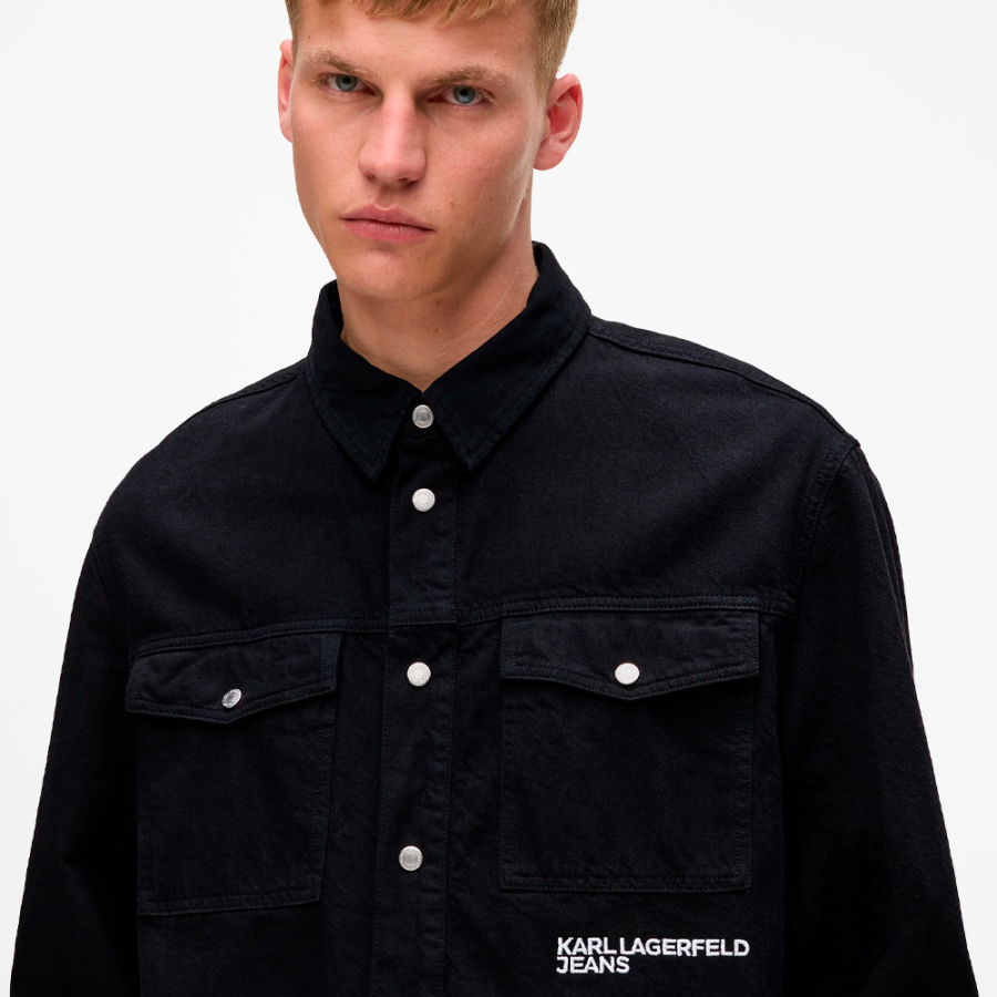 camisa-com-citacao-de-karl