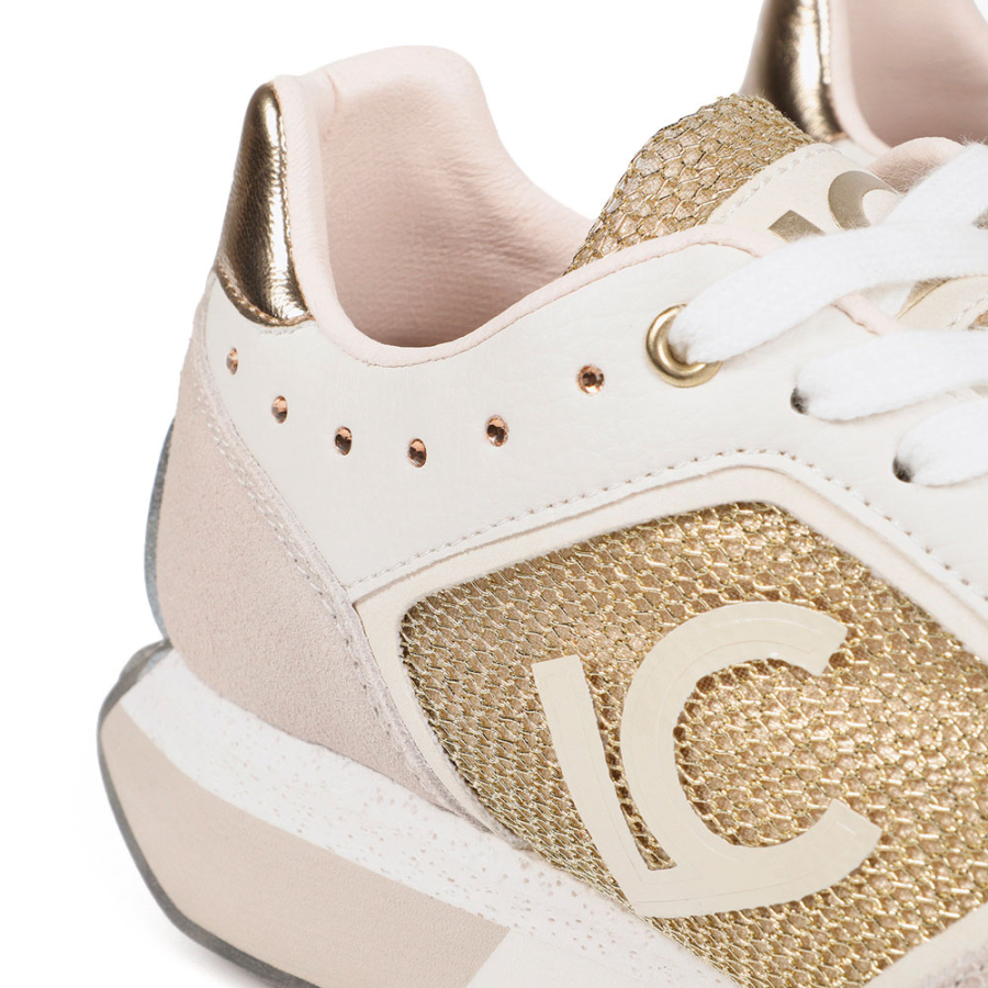 sneaker-mit-personalisierter-sohle-und-goldenen-details sneaker-mit-personalisierter-sohle-und-goldenen-details