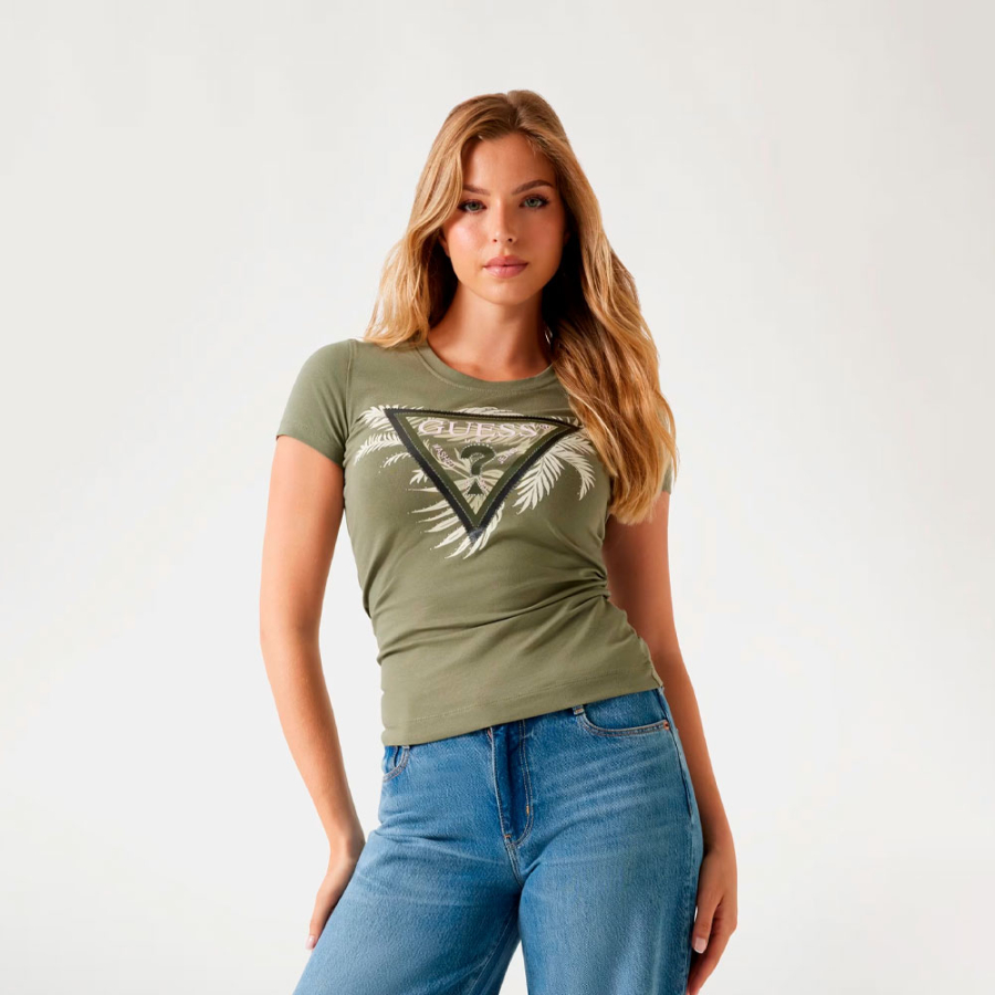 t-shirt-mit-dreieckslogo t-shirt-mit-dreieckslogo