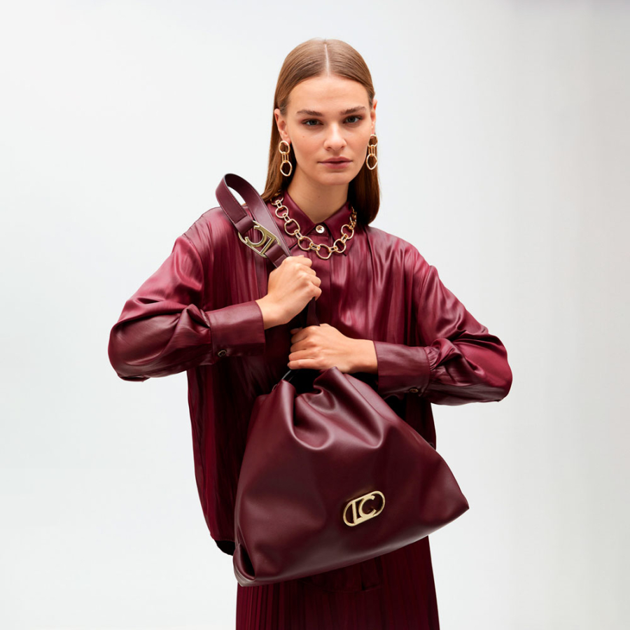 shopper-tasche-aus-kunstleder-mit-ovalem-lc-logo shopper-tasche-aus-kunstleder-mit-ovalem-lc-logo