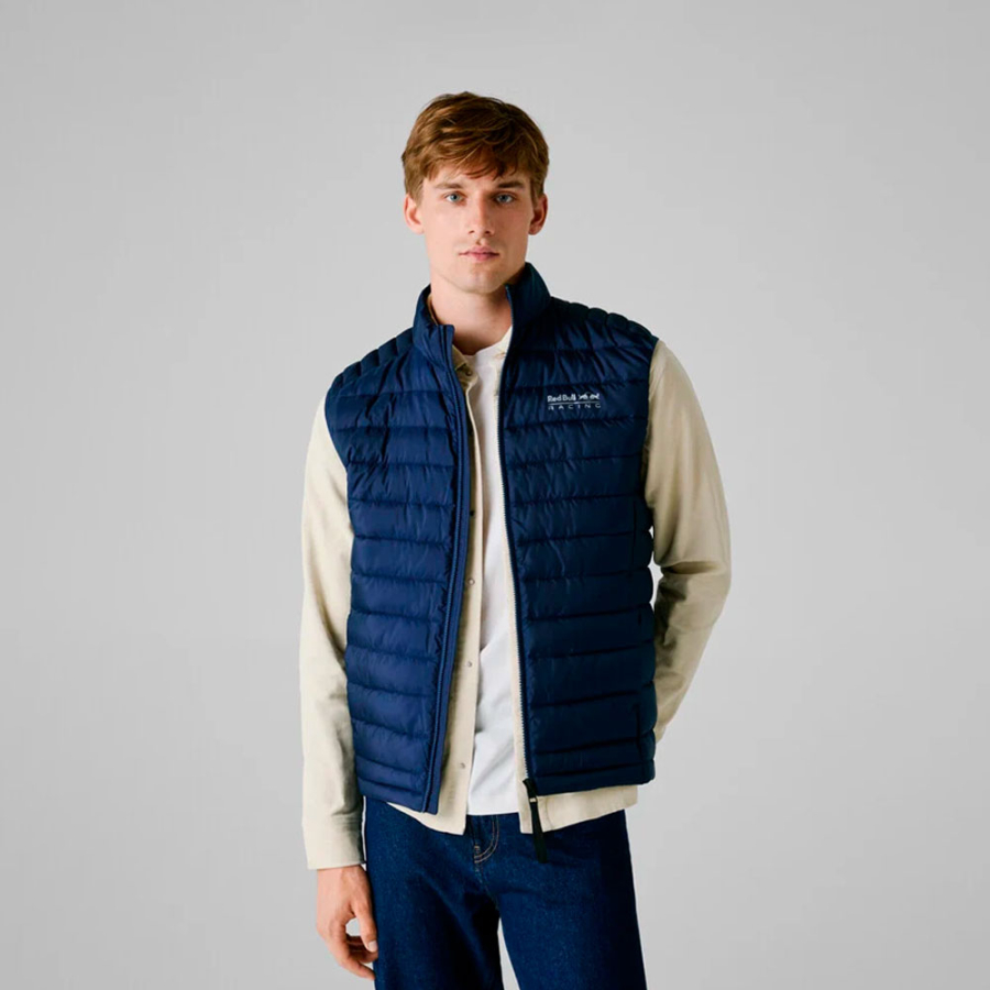 wattierte-weste-mit-logo-print wattierte-weste-mit-logo-print