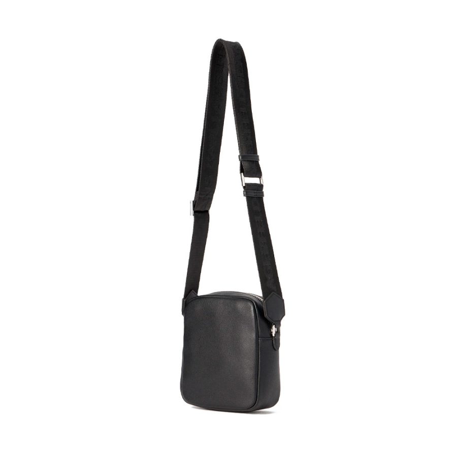 essential-grainy-crossbody-bag essential-grainy-crossbody-bag
