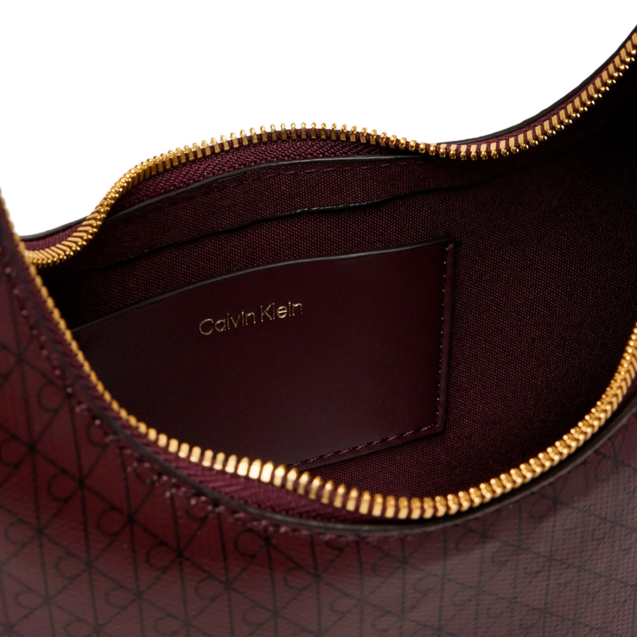 bolsa-de-ombro-com-logotipo-monograma-em-toda-a-peca bolsa-de-ombro-com-logotipo-monograma-em-toda-a-peca