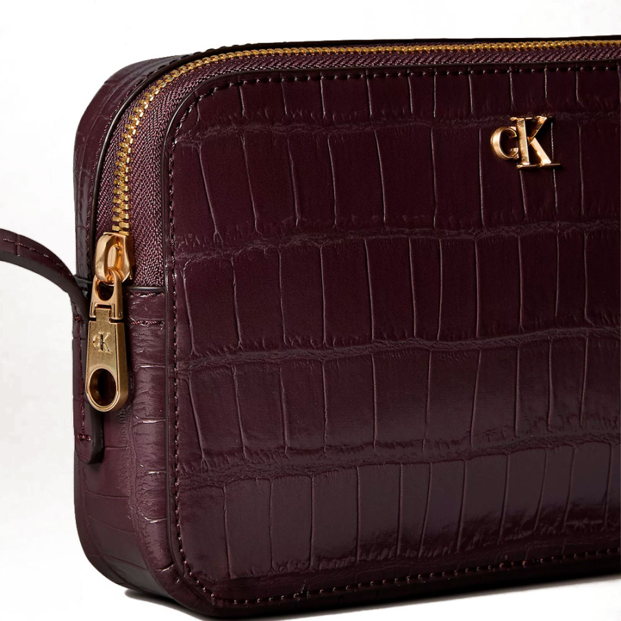 crocodile-effect-shoulder-bag
