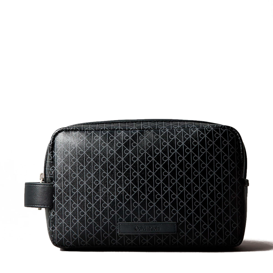 necessaire-de-viagem-com-ziper-e-logotipo-monograma-em-toda-a-peca necessaire-de-viagem-com-ziper-e-logotipo-monograma-em-toda-a-peca