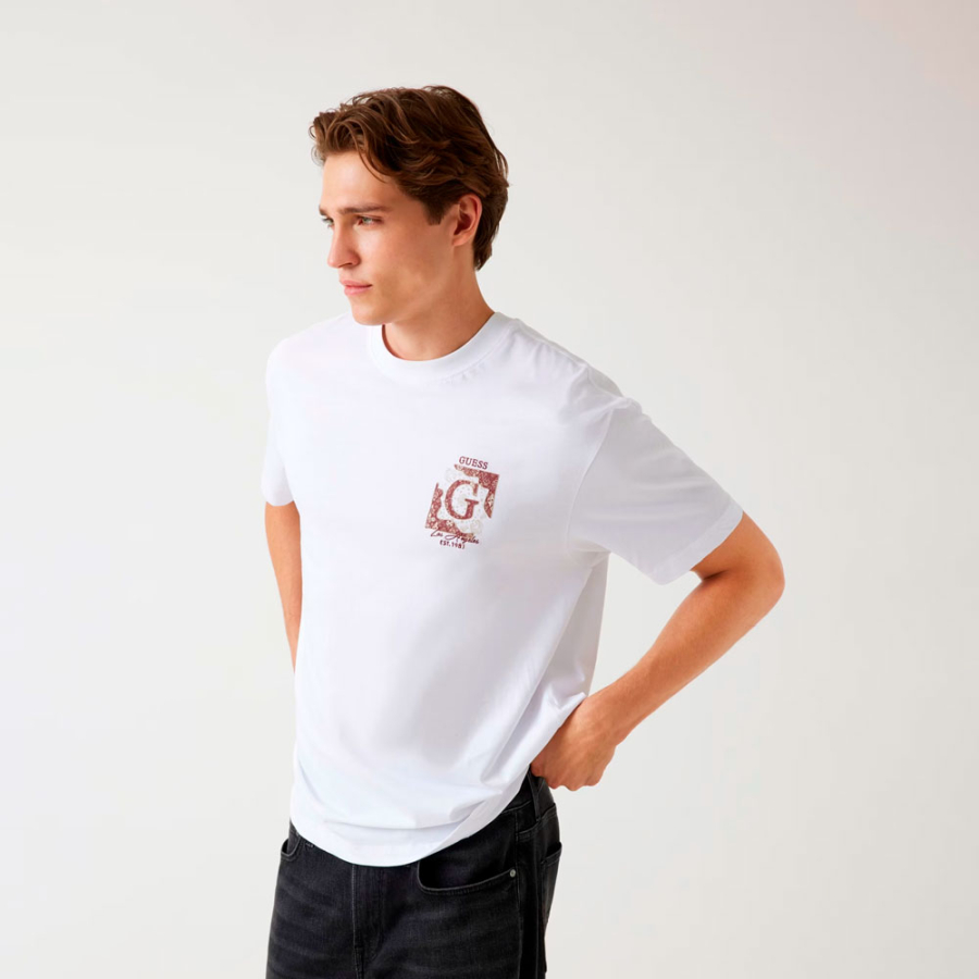 camiseta-con-logotipo-estampado camiseta-con-logotipo-estampado