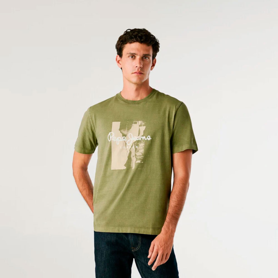 t-shirt-mit-logo-print-in-normaler-passform