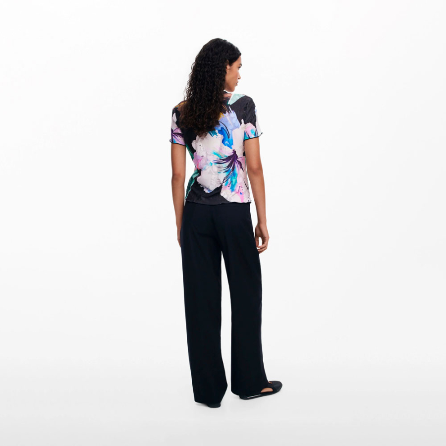 t-shirt-a-fleurs-texturees t-shirt-a-fleurs-texturees