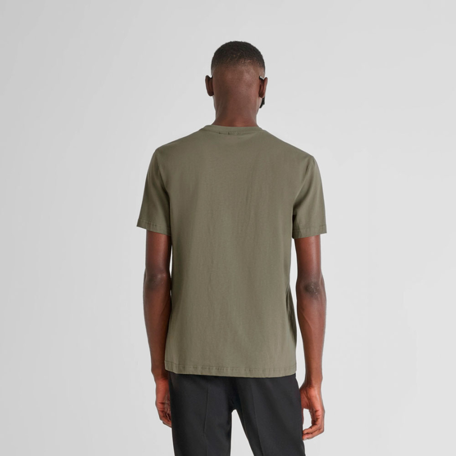 t-shirt-mit-aufgemaltem-logo-print t-shirt-mit-aufgemaltem-logo-print