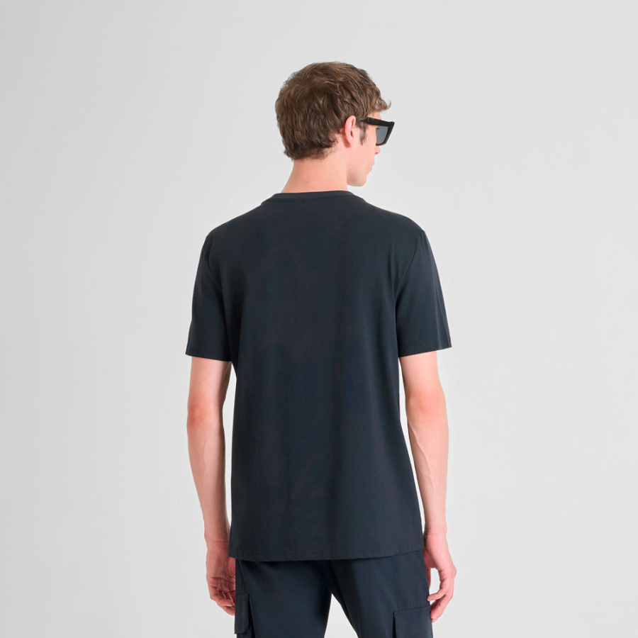 t-shirt-mit-logo-print