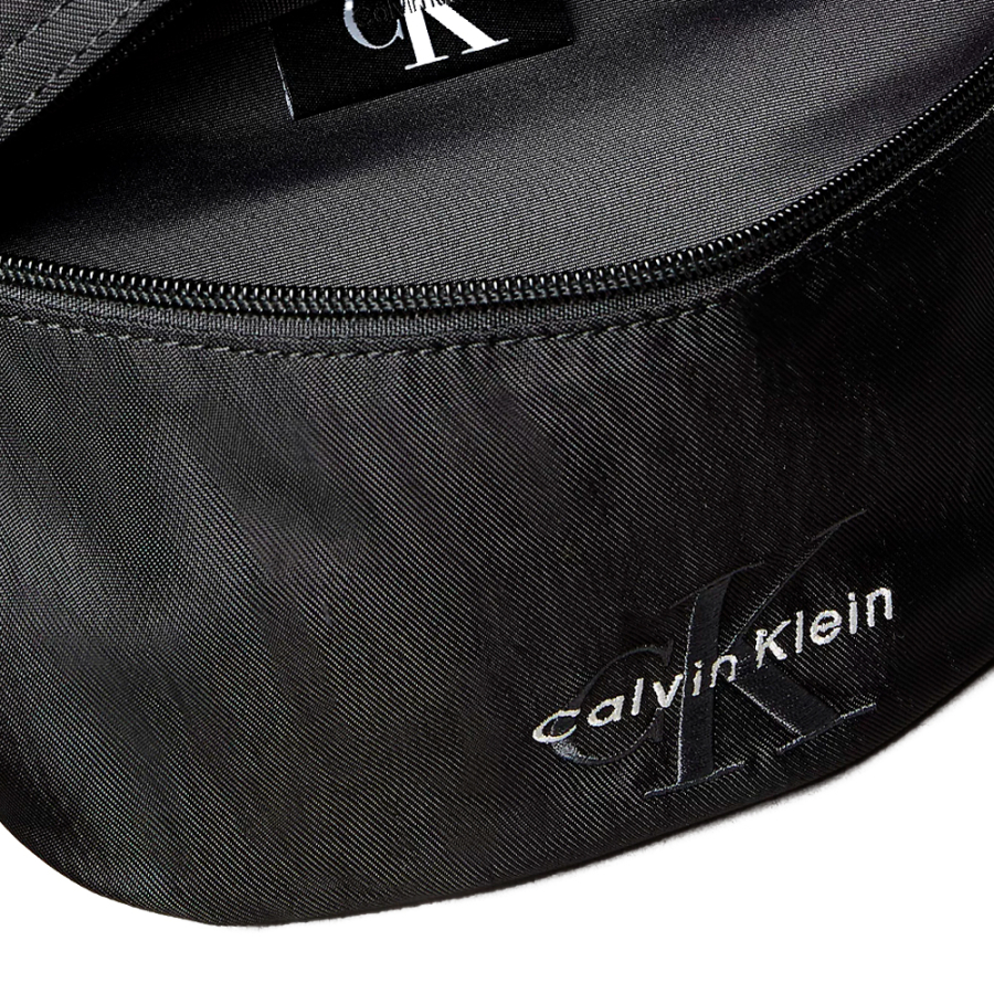 sac-banane-en-nylon-avec-logo-monogramme sac-banane-en-nylon-avec-logo-monogramme