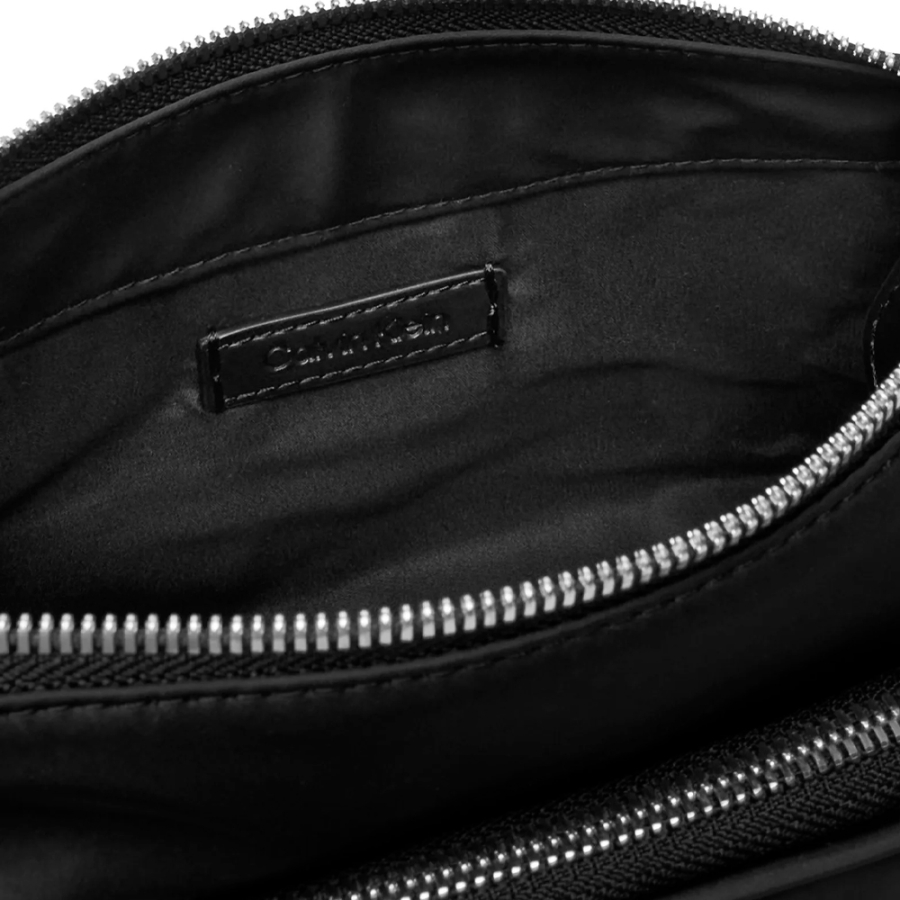bolso-de-hombro-suave-de-nailon-y-saten bolso-de-hombro-suave-de-nailon-y-saten