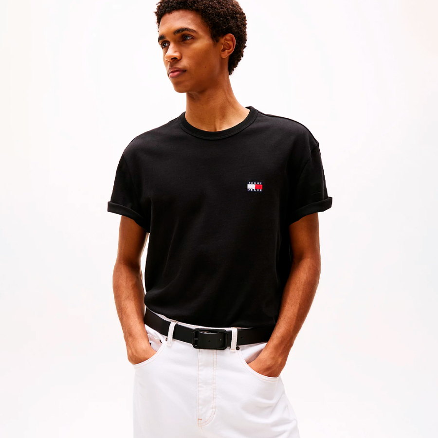 camiseta-de-cuello-redondo-con-parche-tonal camiseta-de-cuello-redondo-con-parche-tonal