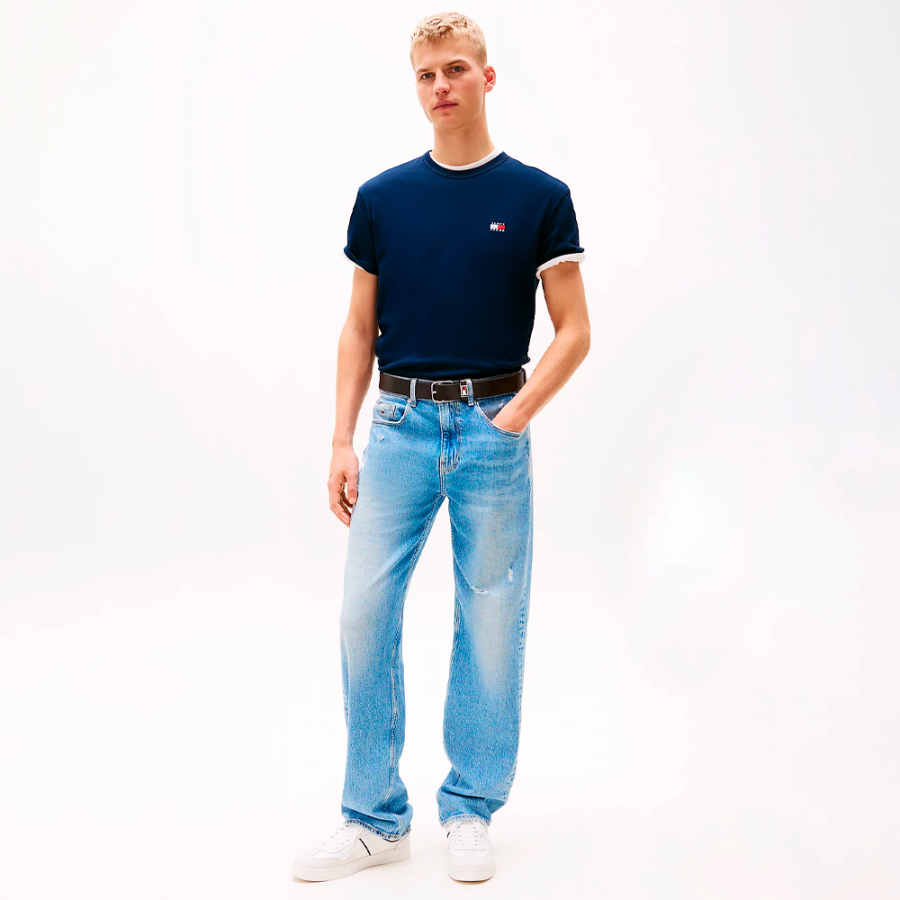camiseta-de-cuello-redondo-con-parche-tonal camiseta-de-cuello-redondo-con-parche-tonal