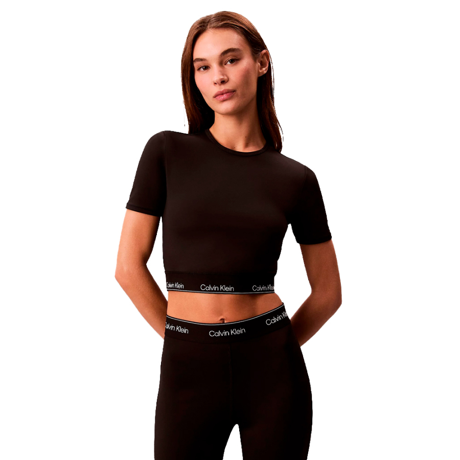 kurzes-technisches-sport-t-shirt kurzes-technisches-sport-t-shirt