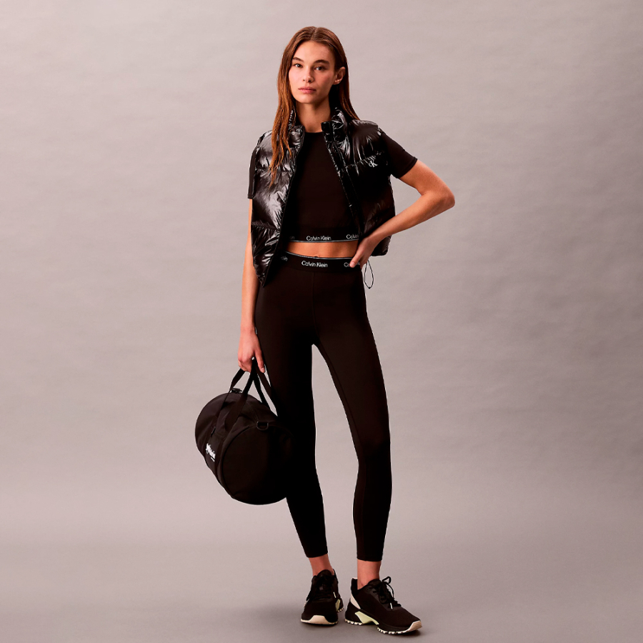 kurzes-technisches-sport-t-shirt kurzes-technisches-sport-t-shirt