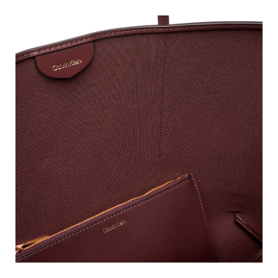 sac-fourre-tout-avec-logo-monogramme-et-pochette sac-fourre-tout-avec-logo-monogramme-et-pochette