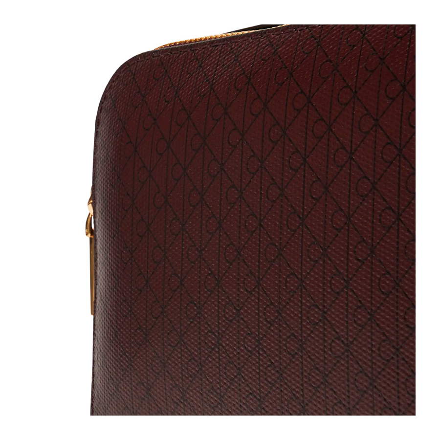 bolsa-transversal-com-logotipo-monograma-por-toda-parte bolsa-transversal-com-logotipo-monograma-por-toda-parte